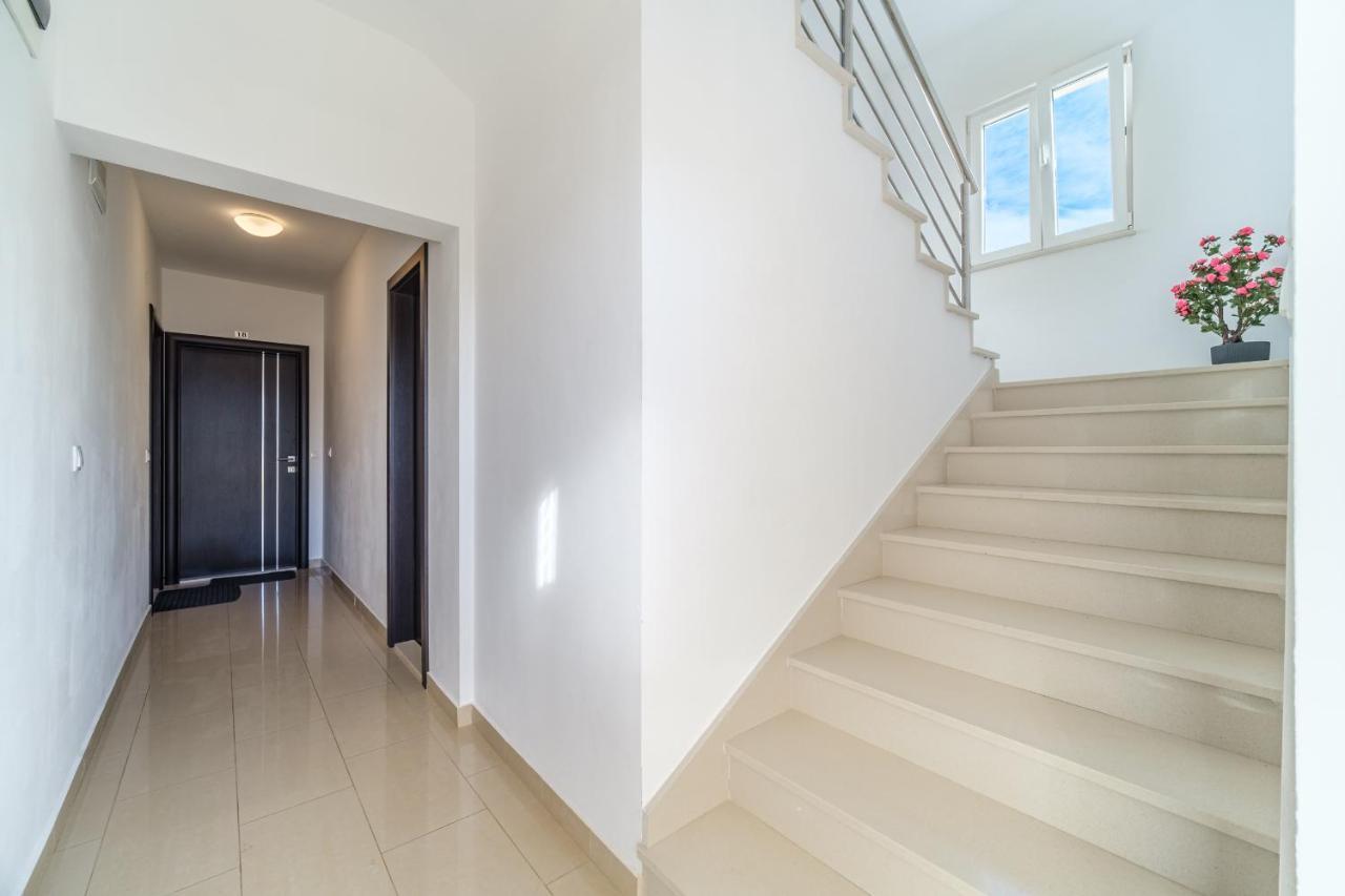 Apartment Ankora Supetar